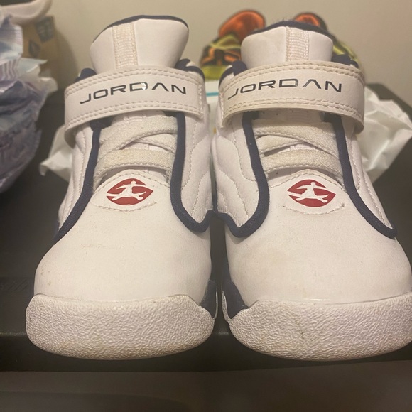 Jordan Toddler Sneakers. Only worn few times. Excellent condition. Blue/White - Picture 4 of 6